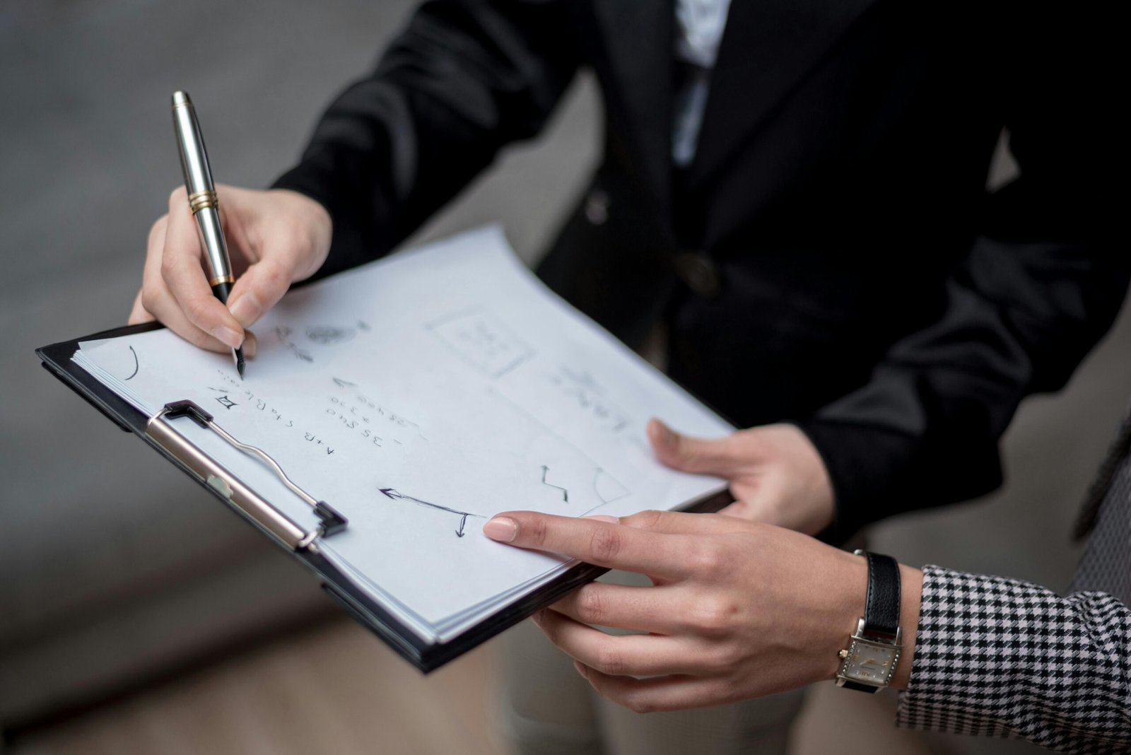 pexels georgemorina 6889781